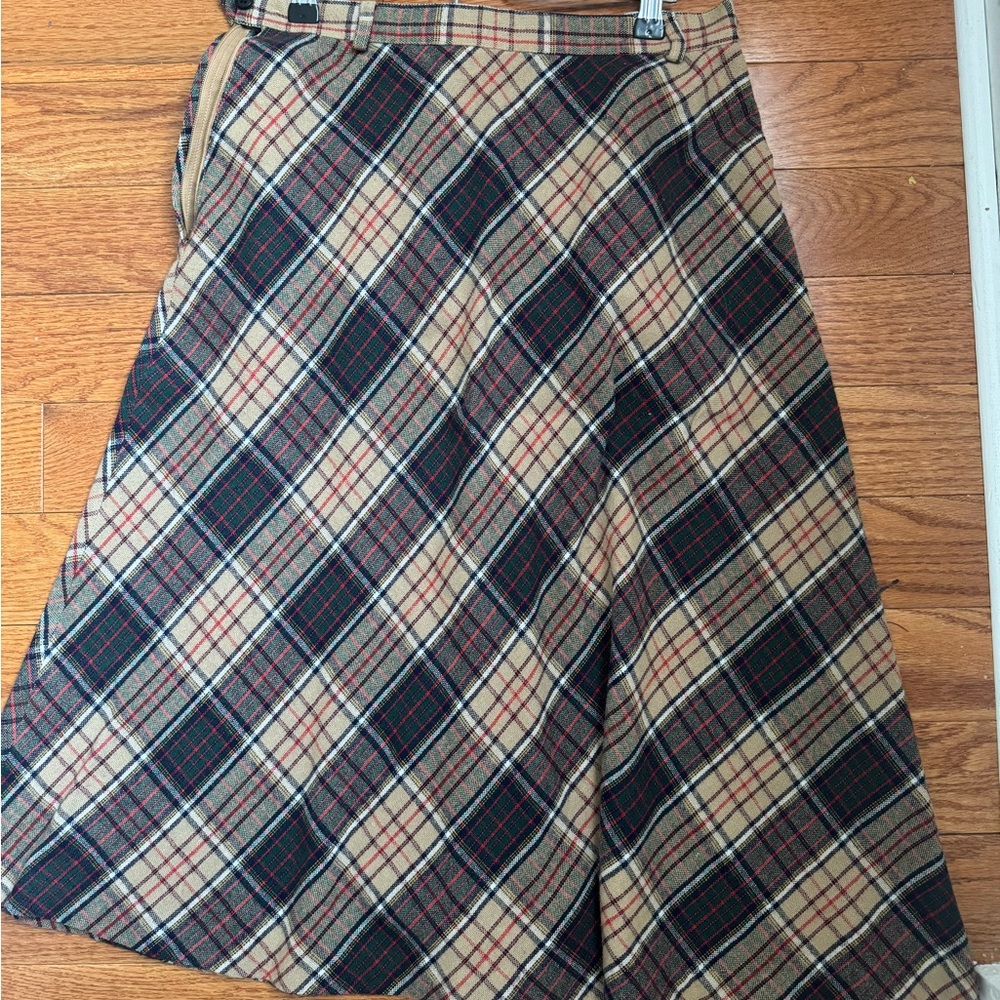 Chic Plaid A-Line Skirt in Beige and Black